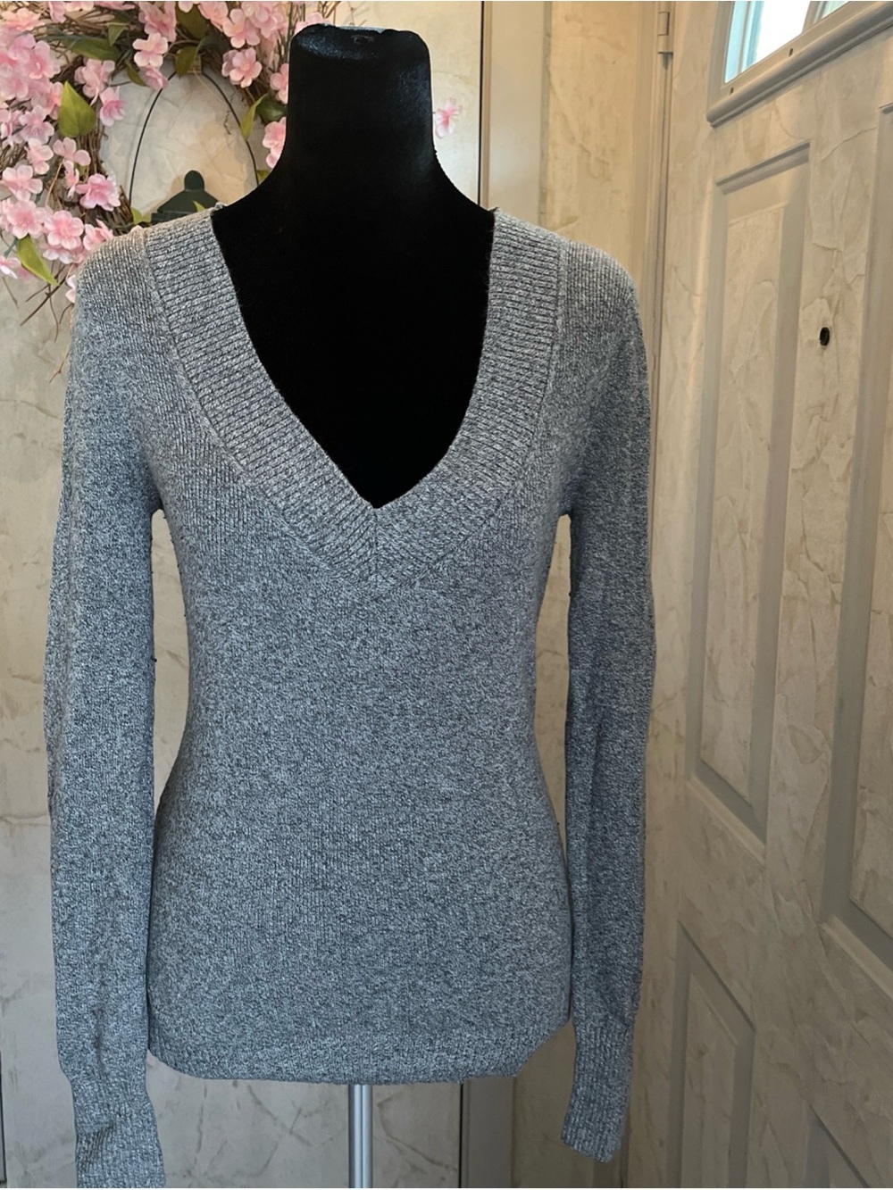 Express Gray V-Neck Lightweight Knit Sweater